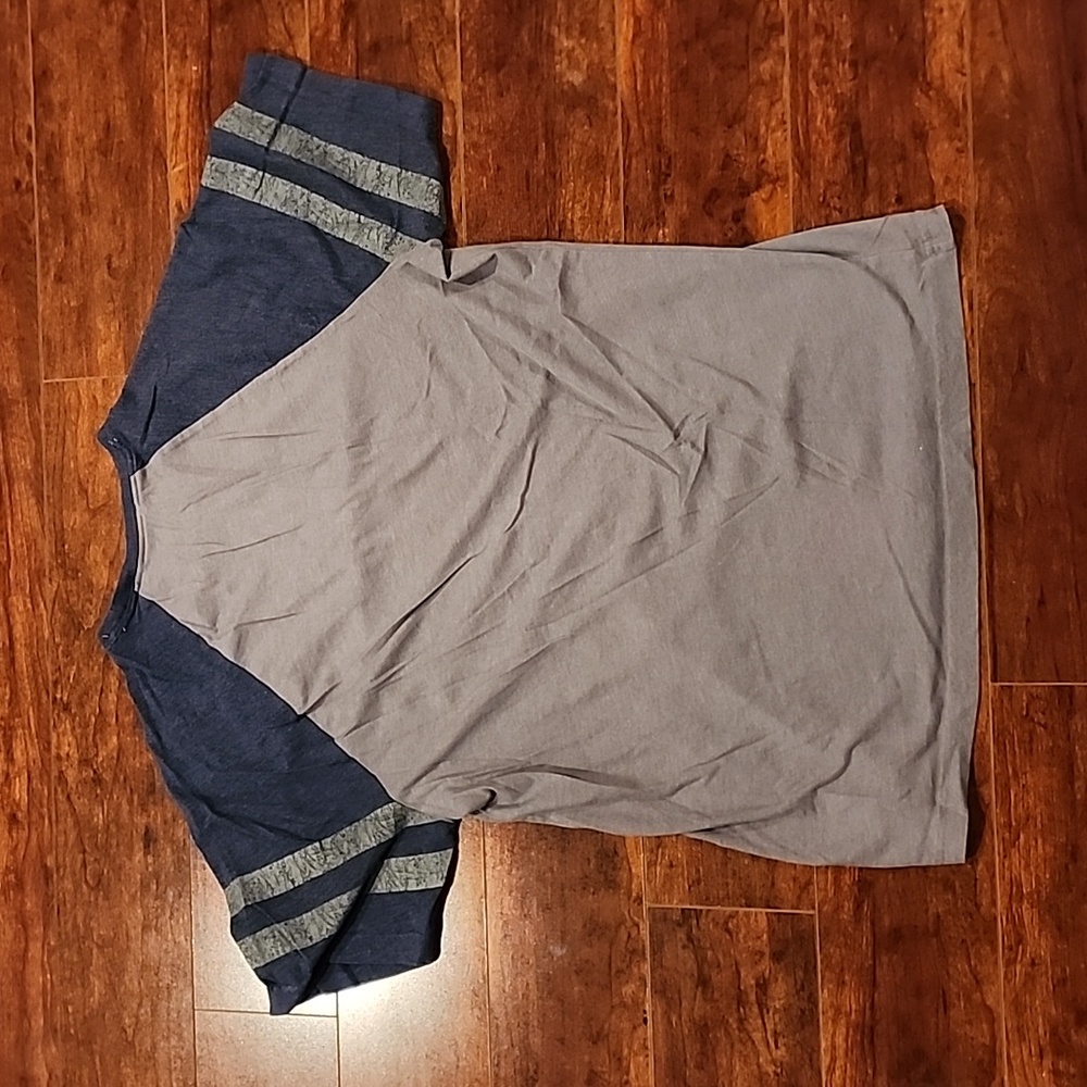 American Rag tee - Picture 2 of 3